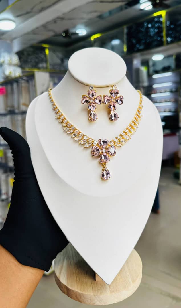 Women’s Luxury Floral Rhinestone Necklace & Earrings Set